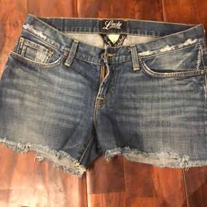 Distressed jean short